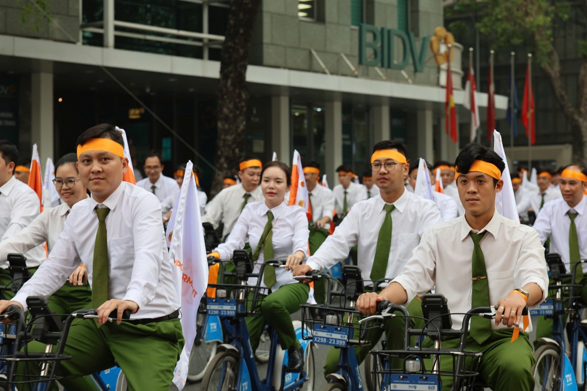 Bài 1: Thúc đẩy bình đẳng giới mang lại cơ hội cho phụ nữ Việt Nam Bài 1: Thúc đẩy bình đẳng giới mang lại cơ hội cho phụ nữ Việt Nam