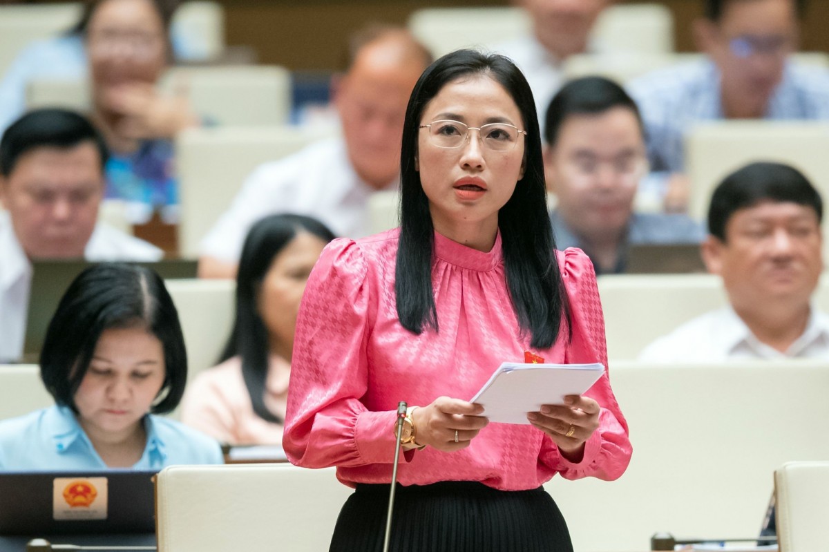 Bài 1: Vị thế người phụ nữ trong xã hội ngày càng được khẳng định Bài 1: Vị thế người phụ nữ trong xã hội ngày càng được khẳng định