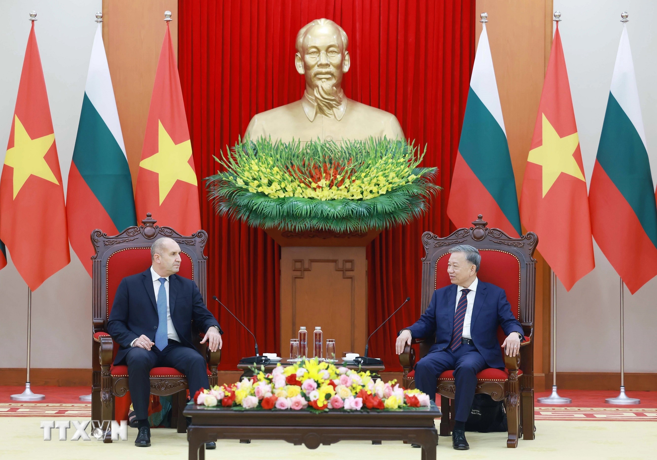 Tổng Bí thư Tô Lâm tiếp Tổng thống Bulgaria Rumen Radev Tổng Bí thư Tô Lâm tiếp Tổng thống Bulgaria Rumen Radev