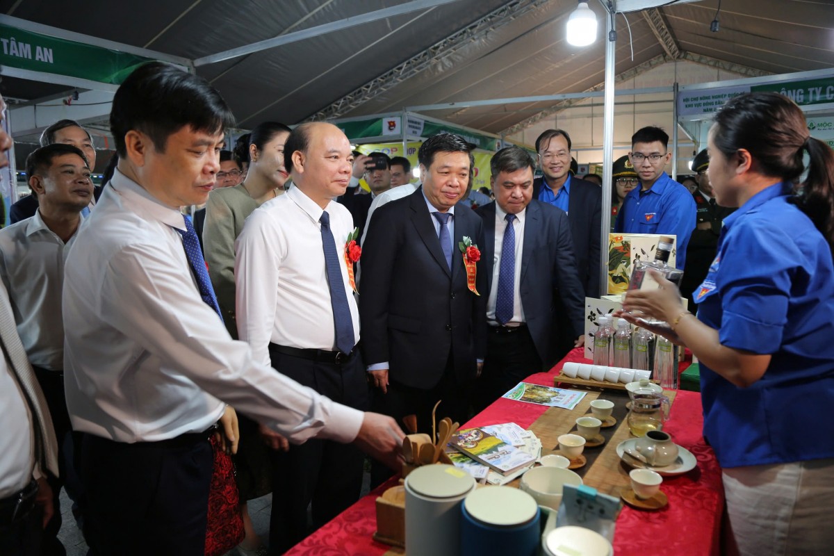 Khai mạc Hội chợ nông nghiệp quốc tế đồng bằng Bắc Bộ 2024 tại Thái Bình Khai mạc Hội chợ nông nghiệp quốc tế đồng bằng Bắc Bộ 2024 tại Thái Bình