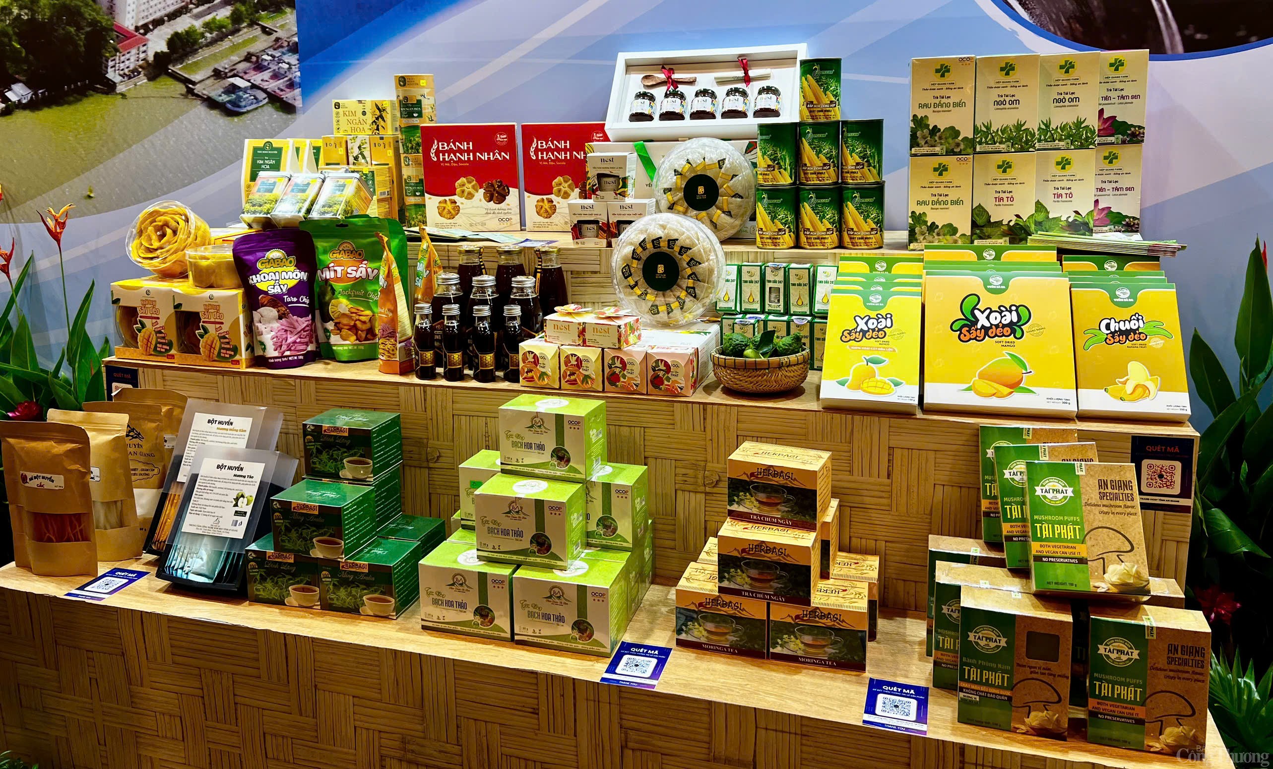Nhiều sản phẩm OCOP, sản phẩm đặc trưng của An Giang được giới thiệu tại TP. Hồ Chí Minh