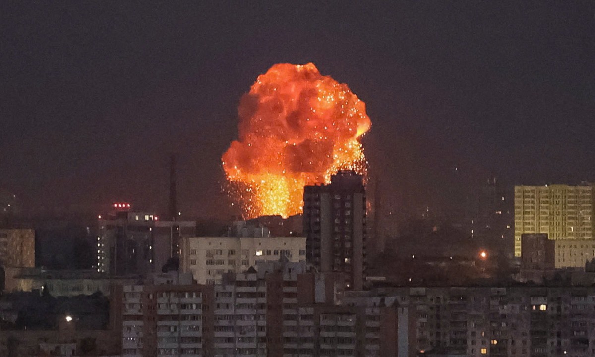 Vụ nổ xảy ra ở thủ đô Kiev rạng sáng nay. Ảnh: Reuters Vụ nổ xảy ra ở thủ đô Kiev rạng sáng nay. Ảnh: Reuters