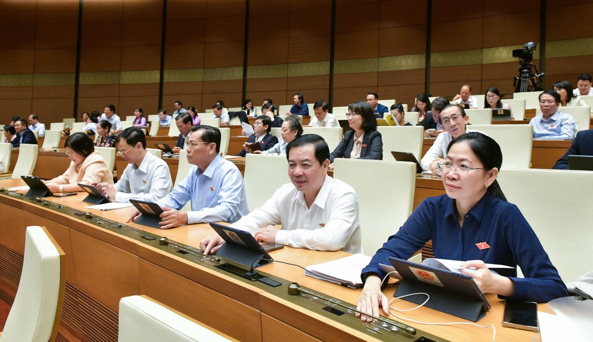 Quốc hội tiến hành biểu quyết thông qua Luật Công chứng (sửa đổi) Quốc hội tiến hành biểu quyết thông qua Luật Công chứng (sửa đổi)