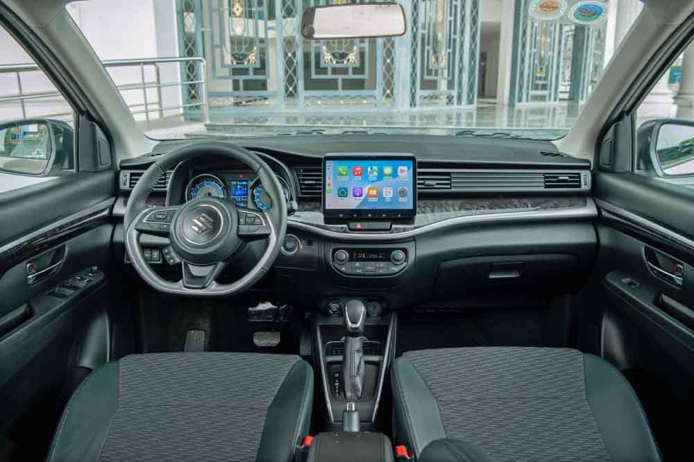 Màn hình giải trí 10 inch, hỗ trợ kết nối Apple CarPlay và Android Auto không dây. Ảnh: Vy Lê Màn hình giải trí 10 inch, hỗ trợ kết nối Apple CarPlay và Android Auto không dây. Ảnh: Vy Lê