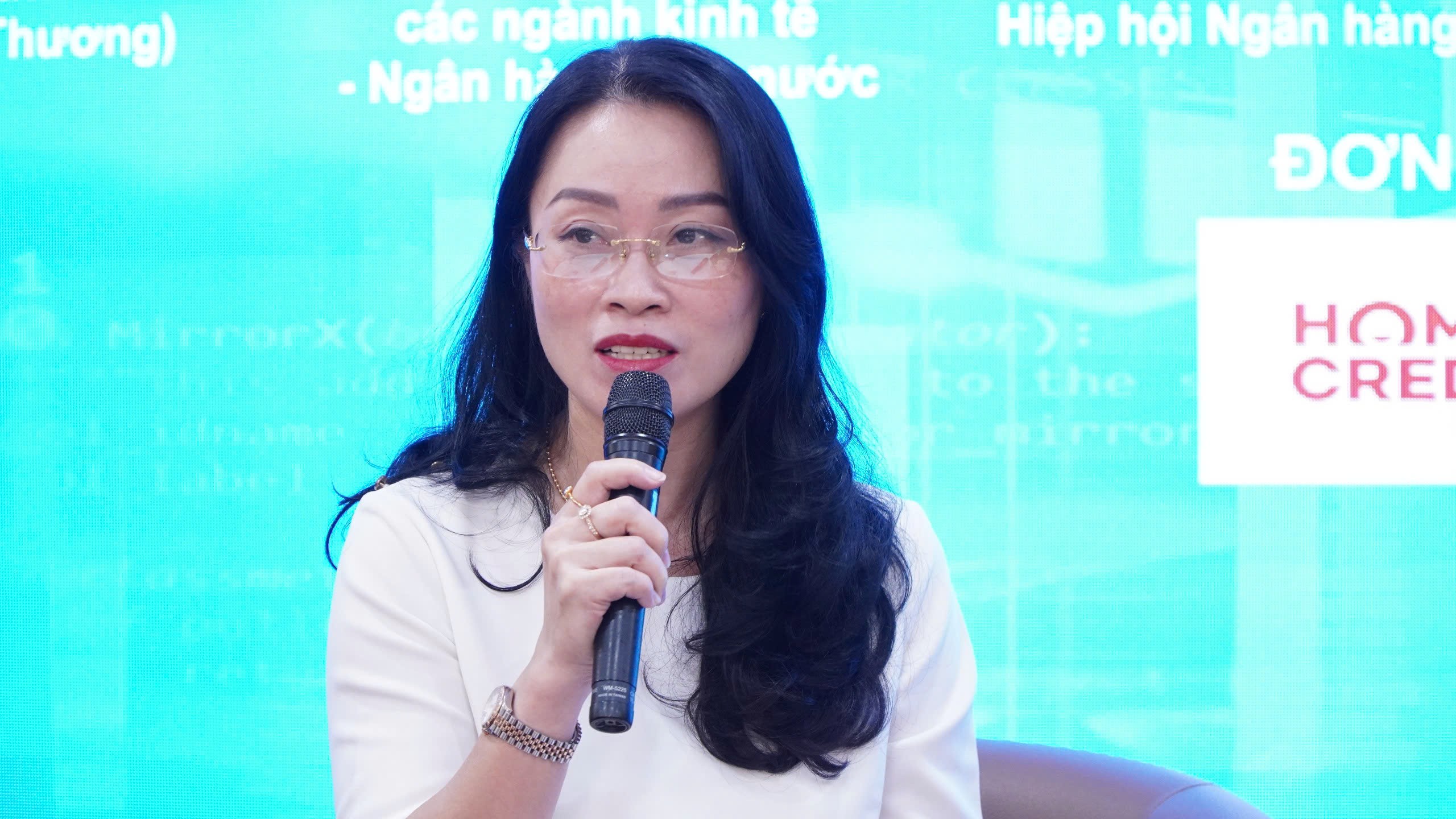 Bà Nguyễn Quỳnh Anh - Phó Chủ tịch Ủy ban Cạnh tranh Quốc gia, Bộ Công Thương Bà Nguyễn Quỳnh Anh - Phó Chủ tịch Ủy ban Cạnh tranh Quốc gia, Bộ Công Thương