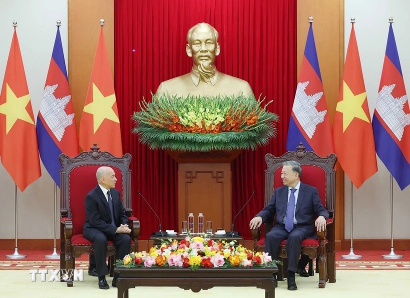Tổng Bí thư Tô Lâm hội kiến với Quốc vương Campuchia Norodom Sihamoni Tổng Bí thư Tô Lâm hội kiến với Quốc vương Campuchia Norodom Sihamoni