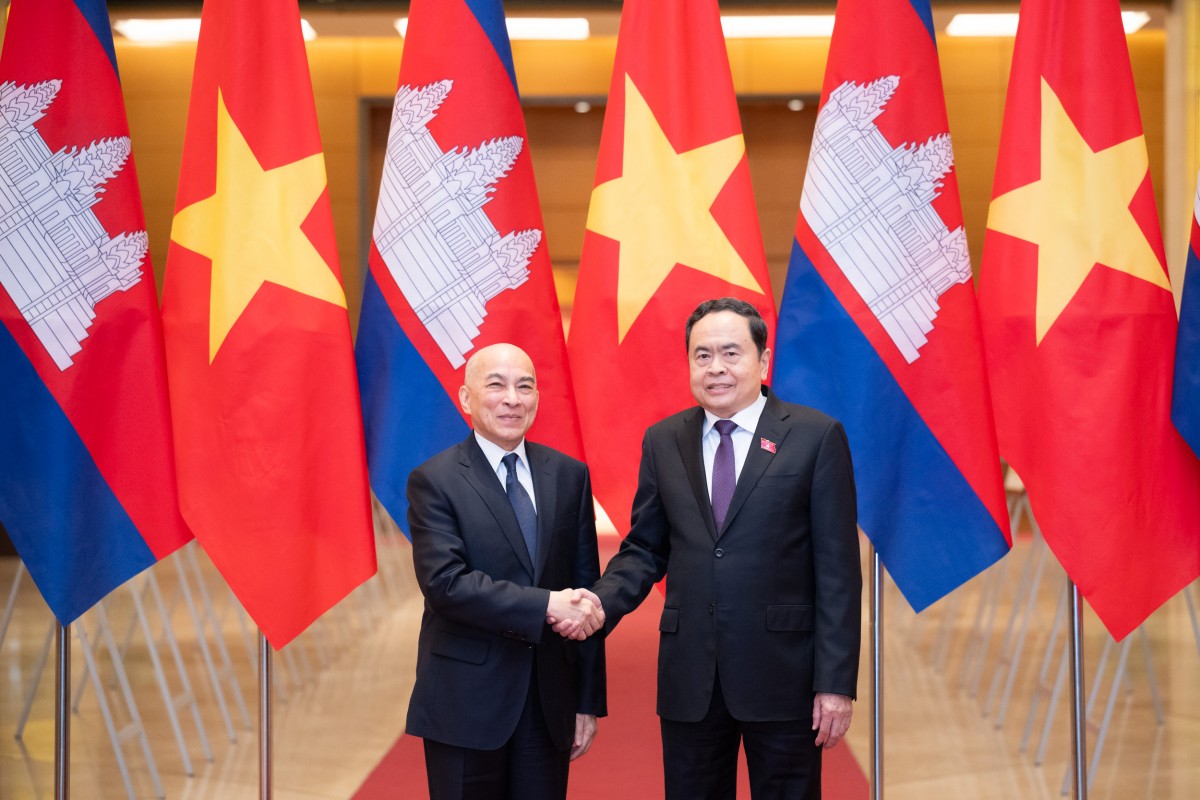 Chủ tịch Quốc hội Trần Thanh Mẫn và Quốc vương Campuchia Norodom Sihamoni Chủ tịch Quốc hội Trần Thanh Mẫn và Quốc vương Campuchia Norodom Sihamoni