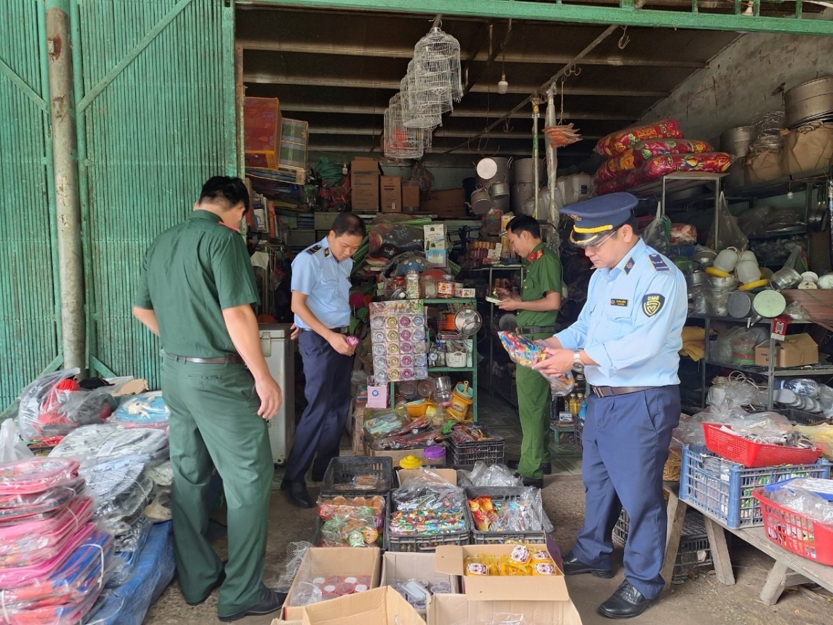 chống buôn lậu khu vực biên giới chống buôn lậu khu vực biên giới