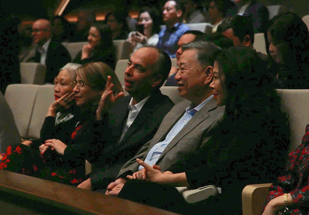 Tổng Bí thư Tô Lâm dự chương trình biểu diễn của Đoàn Nhà hát Ballet Quốc gia Cuba