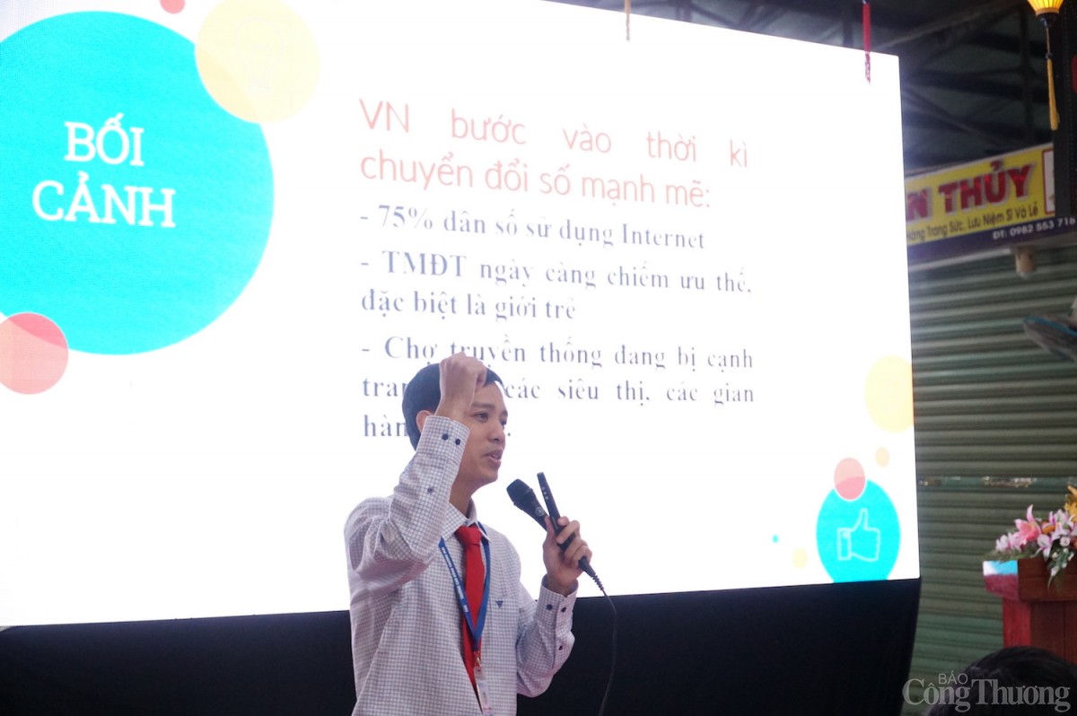 Ths. Nguyễn Thanh Phương tiểu thương tại các chợ cần phải tận dụng lợi thế của các ứng dụng nền tảng số để phát triển thêm mảng thương mại điện tử, song song với bán hàng trực tiếp tại quầy hàng Ths. Nguyễn Thanh Phương tiểu thương tại các chợ cần phải tận dụng lợi thế của các ứng dụng nền tảng số để phát triển thêm mảng thương mại điện tử, song song với bán hàng trực tiếp tại quầy hàng