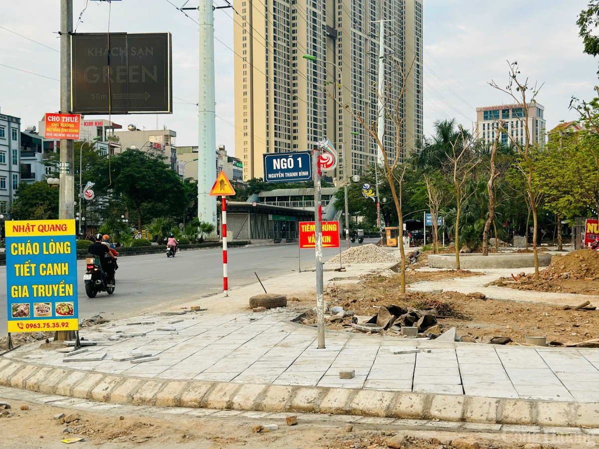 Lãng phí xây dựng vỉa hè tại Hà Nội: Cuối năm lại thấy… ông đào đường! Lãng phí xây dựng vỉa hè tại Hà Nội: Cuối năm lại thấy… ông đào đường!