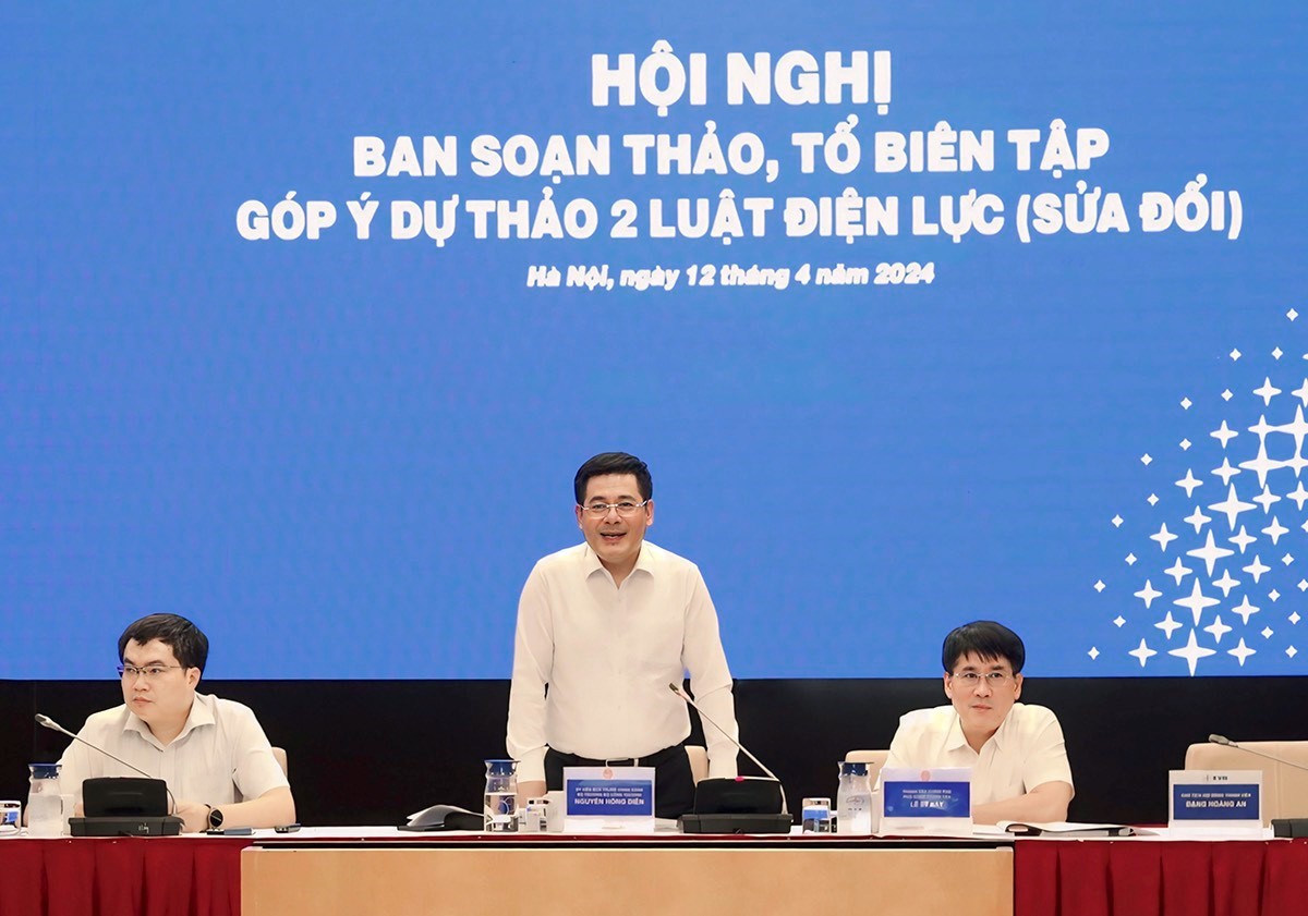 Bộ trưởng Bộ Công Thương Nguyễn Hồng Diên chủ trì Hội nghị lấy ý kiến về nội dung Dự thảo 2 Luật Điện lực (sửa đổi), ngày 12/4/2024. Ảnh: EVNEIC Bộ trưởng Bộ Công Thương Nguyễn Hồng Diên chủ trì Hội nghị lấy ý kiến về nội dung Dự thảo 2 Luật Điện lực (sửa đổi), ngày 12/4/2024. Ảnh: EVNEIC