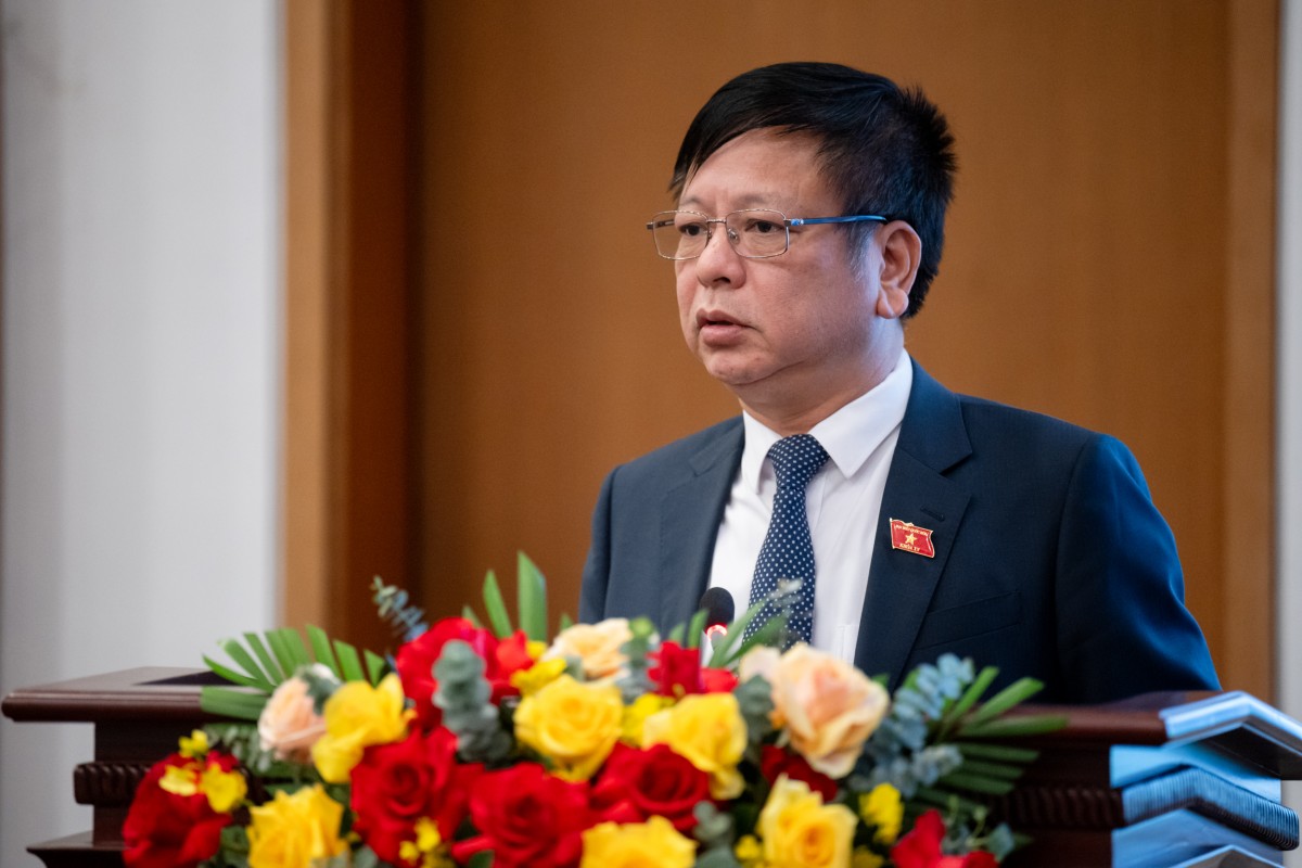 Phó Tổng Thư ký Quốc hội, Phó Chủ nhiệm Ủy ban Pháp luật Nguyễn Trường Giang thông tin tại họp báo Phó Tổng Thư ký Quốc hội, Phó Chủ nhiệm Ủy ban Pháp luật Nguyễn Trường Giang thông tin tại họp báo