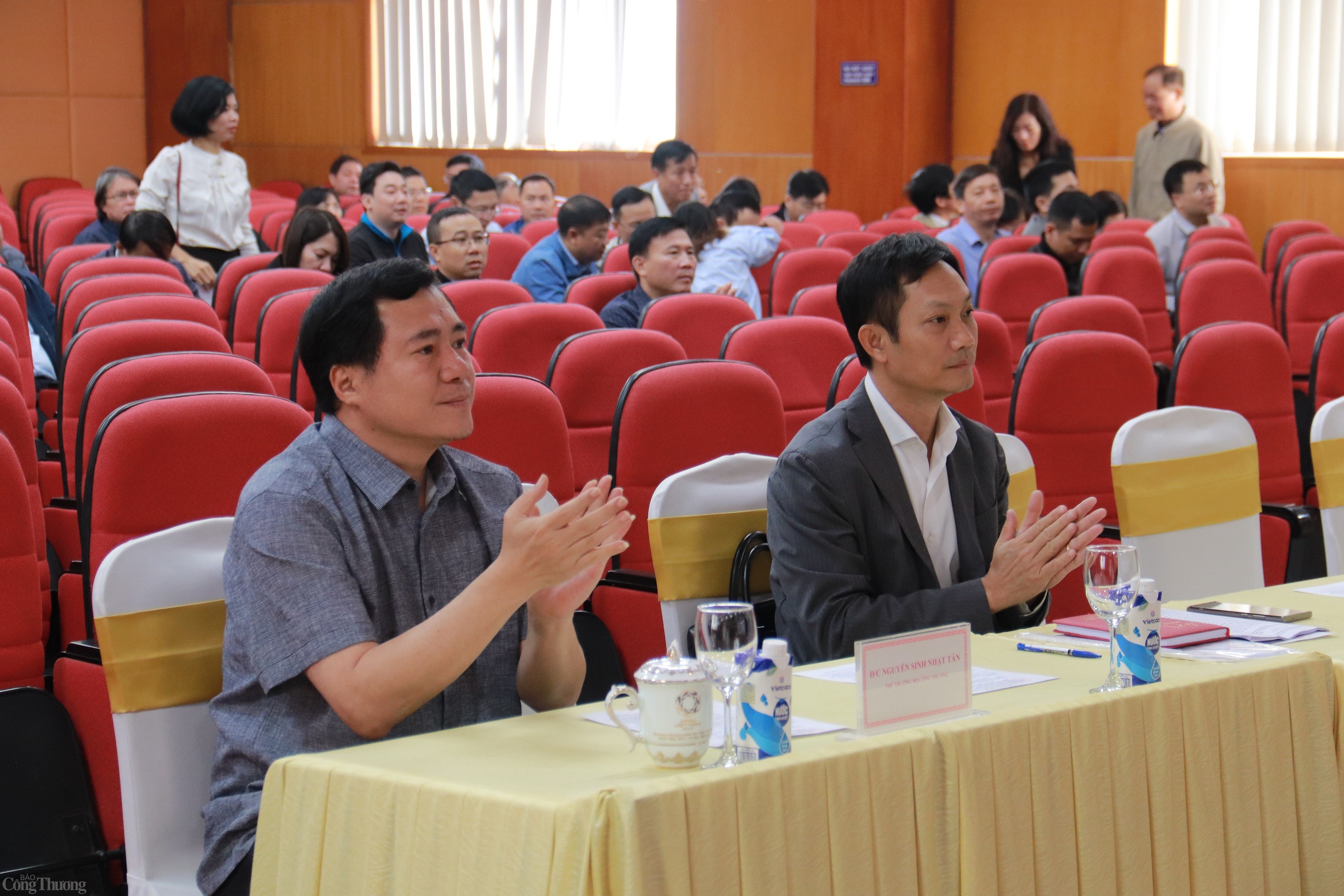 Bộ Công Thương tổ chức Hội nghị quán triệt, triển khai tổng kết thực hiện Nghị quyết 18-NQ/TW Bộ Công Thương tổ chức Hội nghị quán triệt, triển khai tổng kết thực hiện Nghị quyết 18-NQ/TW