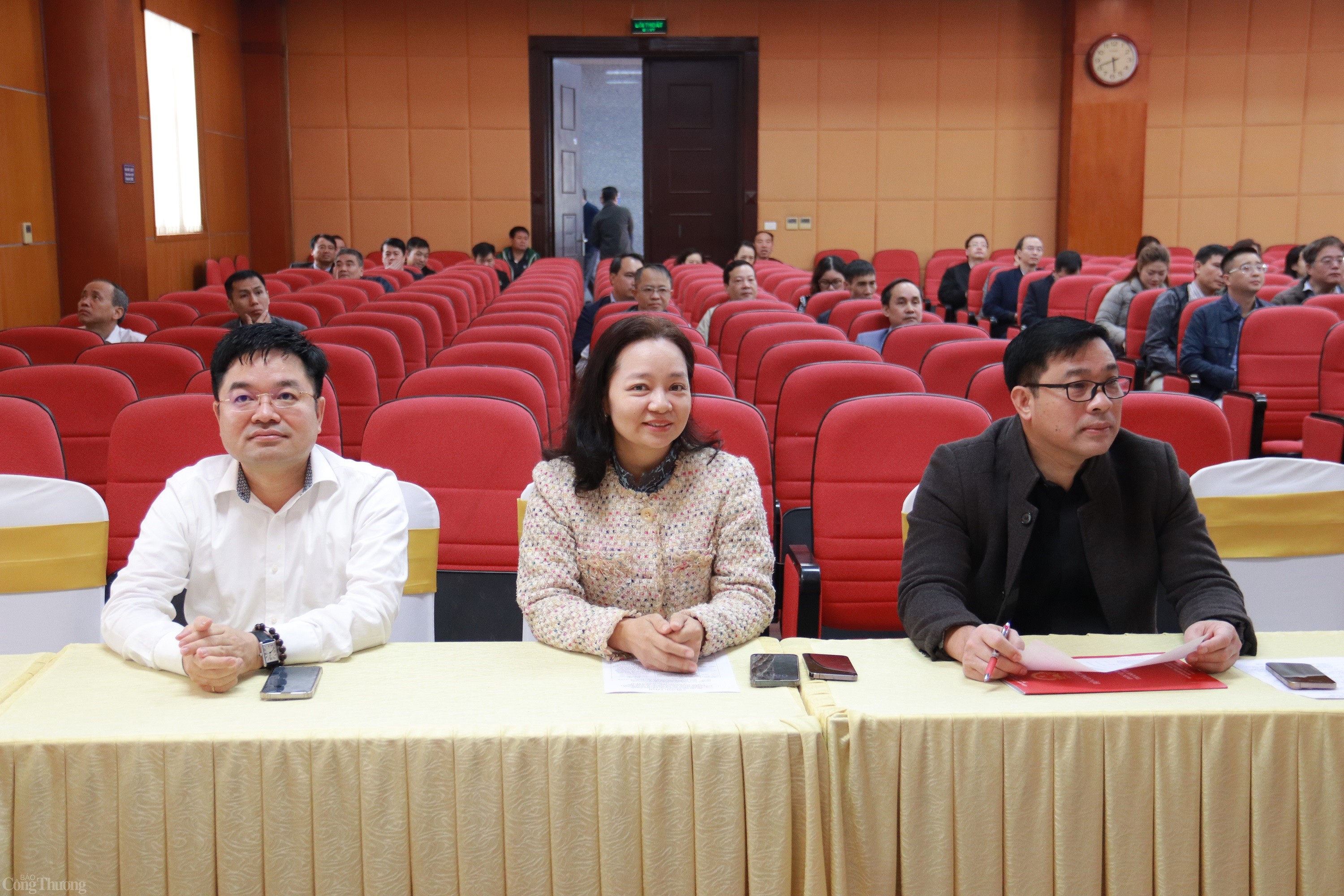 Bộ Công Thương tổ chức Hội nghị quán triệt, triển khai tổng kết thực hiện Nghị quyết 18-NQ/TW Bộ Công Thương tổ chức Hội nghị quán triệt, triển khai tổng kết thực hiện Nghị quyết 18 NQ/TW