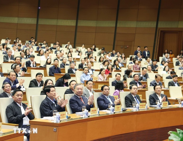 Tổng Bí thư Tô Lâm cùng các đồng chí Lãnh đạo Đảng, Nhà nước và đại biểu tham dự hội nghị tại điểm cầu Hội trường Diên Hồng, Nhà Quốc hội. Ảnh: TTXVN Tổng Bí thư Tô Lâm cùng các đồng chí Lãnh đạo Đảng, Nhà nước và đại biểu tham dự hội nghị tại điểm cầu Hội trường Diên Hồng, Nhà Quốc hội. Ảnh: TTXVN