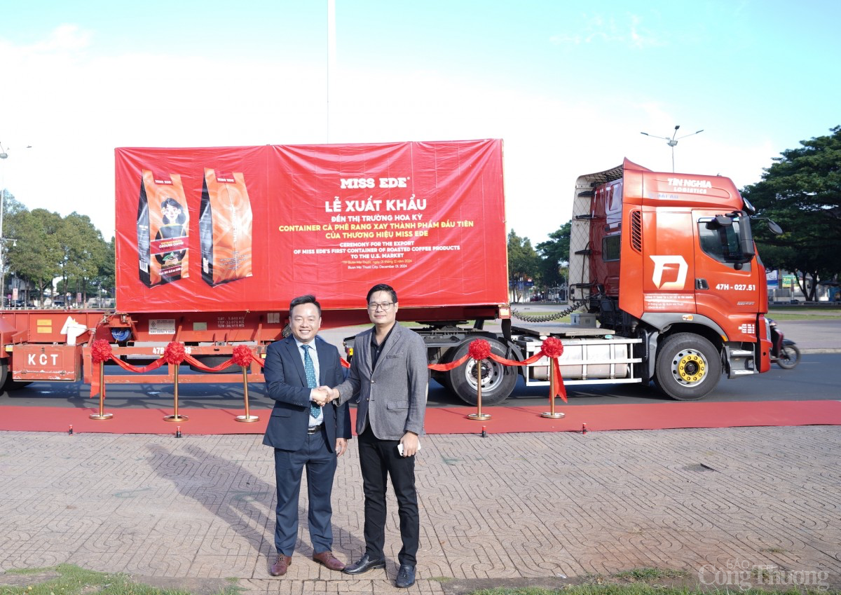 Đắk Lắk: Xuất khẩu lô cà phê thành phẩm với nhãn hiệu MISS EDE đầu tiên đến Hoa Kỳ Đắk Lắk: Xuất khẩu lô cà phê thành phẩm với nhãn hiệu MISS EDE đầu tiên đến Hoa Kỳ