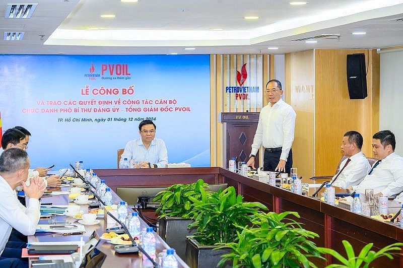 Đ/c Cao Hoài Dương - Bí thư Đảng ủy, Chủ tịch HĐQT PVOIL phát biểu tại Lễ công bố và trao quyết định Đ/c Cao Hoài Dương - Bí thư Đảng ủy, Chủ tịch HĐQT PVOIL phát biểu tại Lễ công bố và trao quyết định