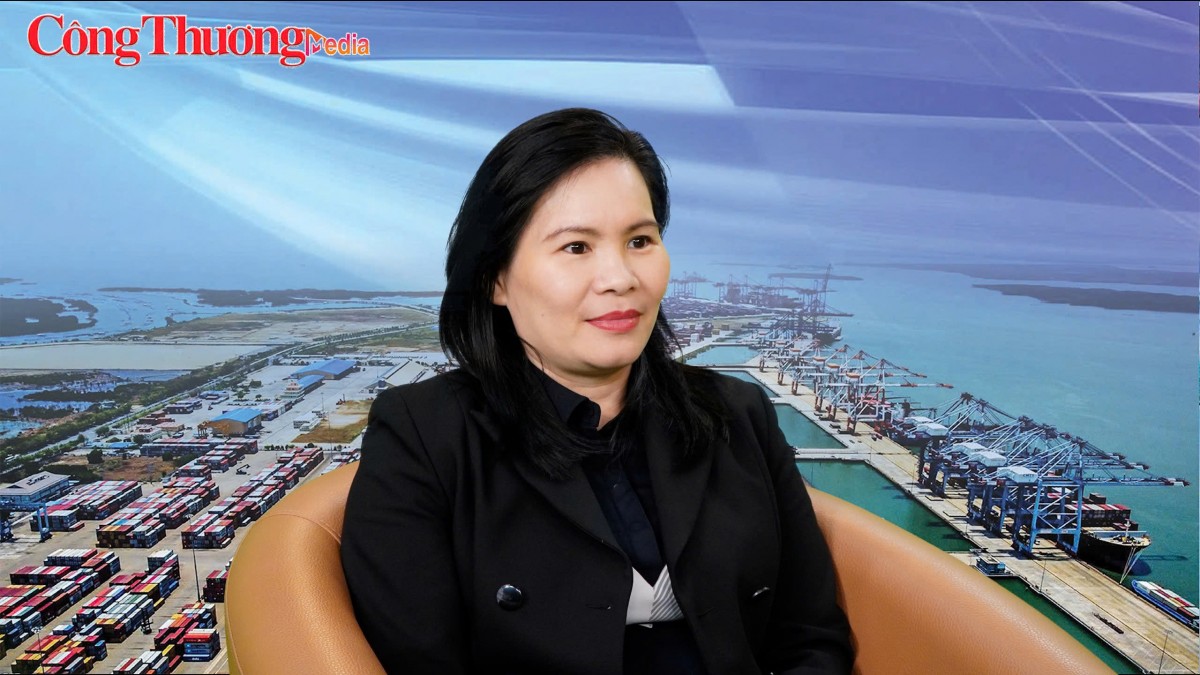 Bà Phan Thị Thanh Xuân – Phó Chủ tịch kiêm Tổng Thư ký Hiệp hội Da - Giày - Túi xách Việt Nam. Bà Phan Thị Thanh Xuân – Phó Chủ tịch kiêm Tổng Thư ký Hiệp hội Da - Giày - Túi xách Việt Nam.