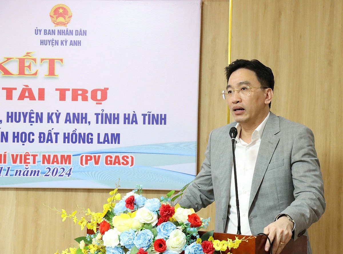 Đồng chí Nguyễn Thanh Bình, Bí thư Đảng ủy, Chủ tịch HĐQT PV GAS phát biểu tại buổi lễ Đồng chí Nguyễn Thanh Bình, Bí thư Đảng ủy, Chủ tịch HĐQT PV GAS phát biểu tại buổi lễ