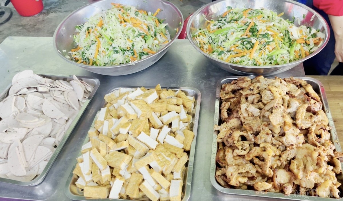 Ấm lòng những suất cơm 0 đồng tới với bệnh nhân nghèo Gia Lai