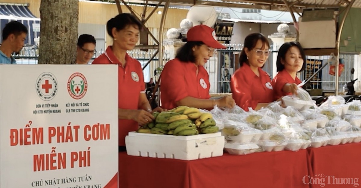 Ấm lòng những suất cơm 0 đồng tới với bệnh nhân nghèo Gia Lai