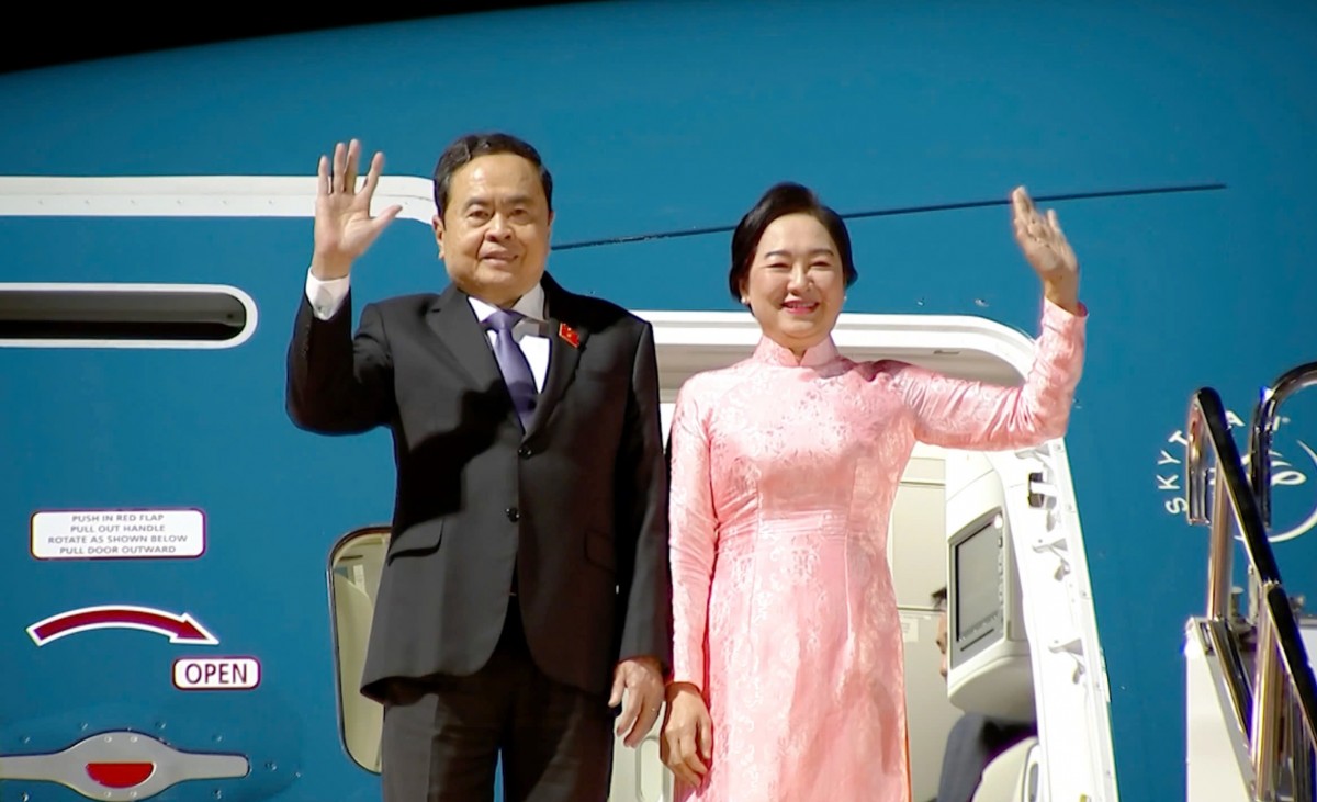 Chủ tịch Quốc hội Trần Thanh Mẫn và Phu nhân tới Thủ đô Tokyo, bắt đầu chuyến thăm chính thức Nhật Bản Chủ tịch Quốc hội Trần Thanh Mẫn và Phu nhân tới Thủ đô Tokyo, bắt đầu chuyến thăm chính thức Nhật Bản