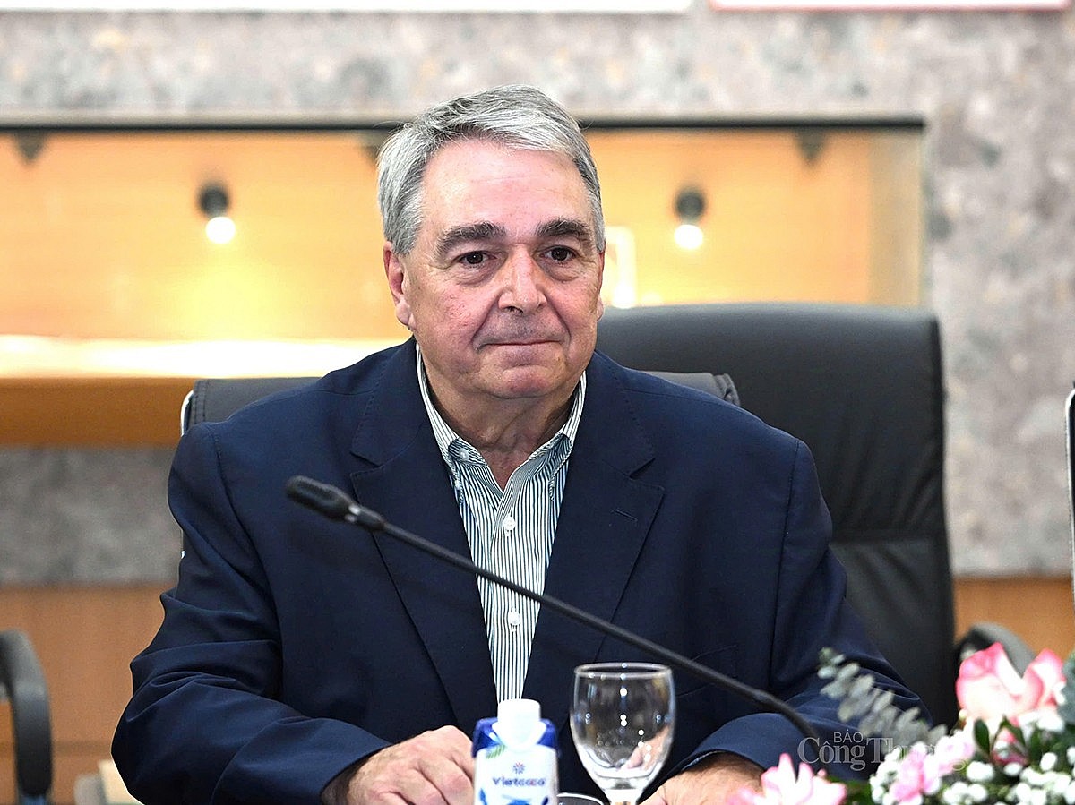 GS. John Kent - Trường Đại học Arkansas (Hoa Kỳ) GS. John Kent - Trường Đại học Arkansas (Hoa Kỳ)