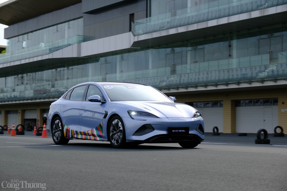 Mẫu xe BYD Seal được nhiều chuyên gia đánh giá cao về cảm giác lái. Ảnh: Trần Đình Mẫu xe BYD Seal được nhiều chuyên gia đánh giá cao về cảm giác lái. Ảnh: Trần Đình