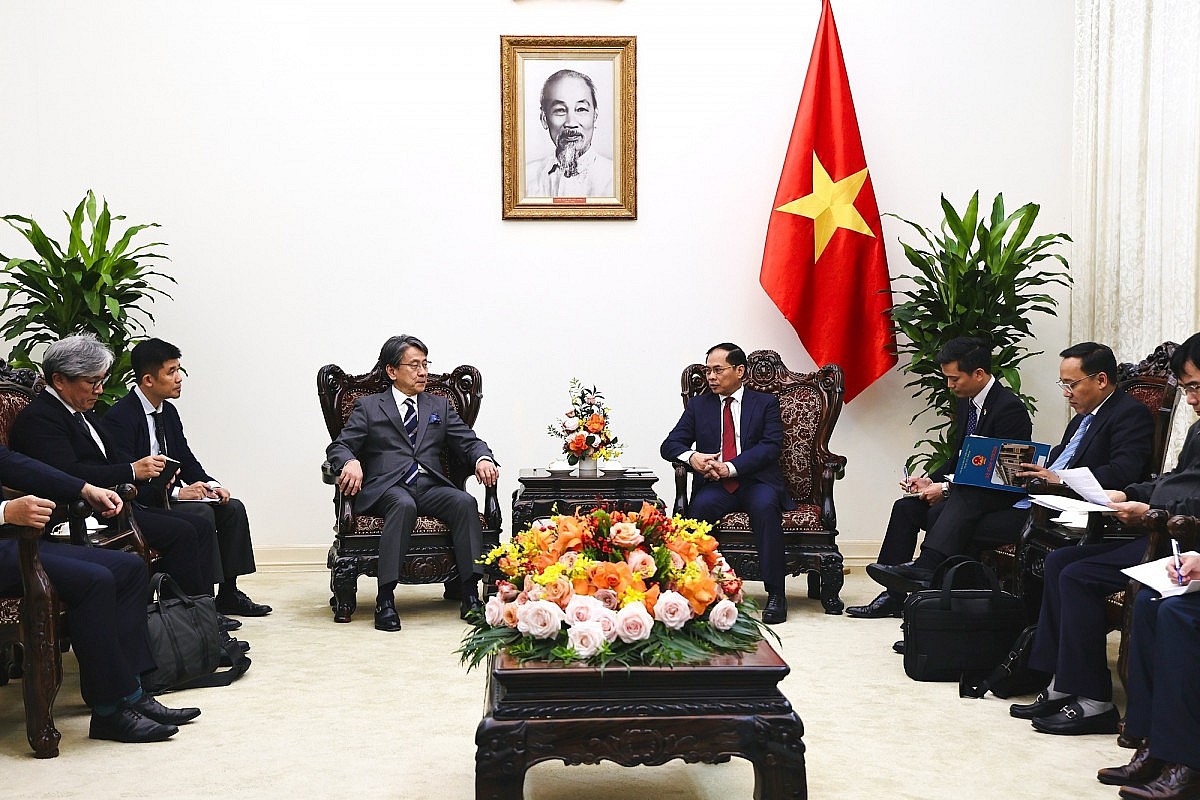 Phó Thủ tướng đề nghị Ngài Chủ tịch và JBIC tiếp tục tích cực tham mưu, tư vấn chính sách cho Việt Nam - Ảnh: VGP/Minh Ngọc Phó Thủ tướng đề nghị Ngài Chủ tịch và JBIC tiếp tục tích cực tham mưu, tư vấn chính sách cho Việt Nam - Ảnh: VGP/Minh Ngọc