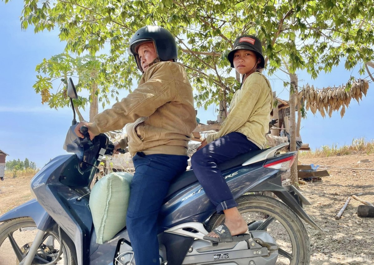 Thầy giáo làng và hành trình gieo hy vọng, ươm mầm tri thức cho trò nghèo Gia Lai