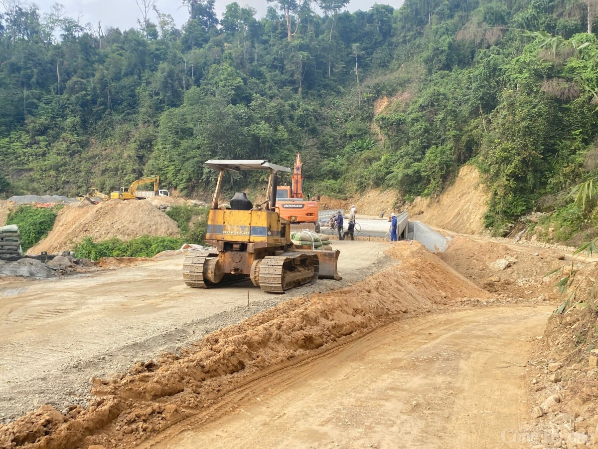 Huyện Phước Sơn đang xin chủ trương cho gia hạn thời gian hoàn thành các tuyến đường này vào 30/7/2025 Huyện Phước Sơn đang xin chủ trương cho gia hạn thời gian hoàn thành các tuyến đường này vào 30/7/2025