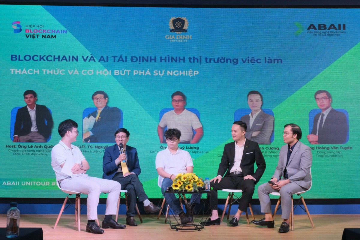 Ứng dụng Blockchain và AI trong học tập gia tăng cơ hội phát triển cho sinh viên Ứng dụng Blockchain và AI trong học tập gia tăng cơ hội phát triển cho sinh viên