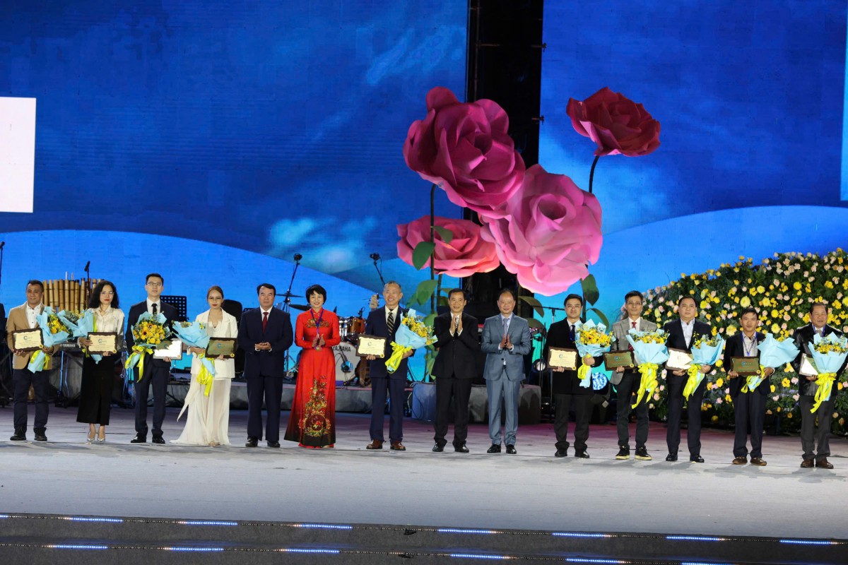 Tưng bừng lễ khai mạc Festival hoa Đà Lạt lần thứ X - năm 2024