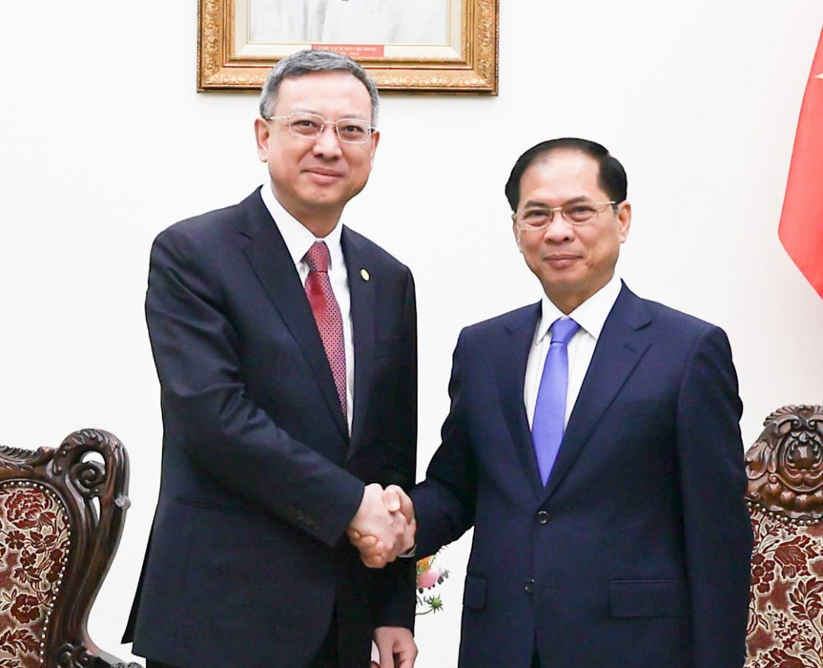 Phó Thủ tướng Bùi Thanh Sơn tiếp Phó Chủ tịch kiêm Tổng Giám đốc Energy China - Ảnh: VGP/Minh Ngọc Phó Thủ tướng Bùi Thanh Sơn tiếp Phó Chủ tịch kiêm Tổng Giám đốc Energy China - Ảnh: VGP/Minh Ngọc