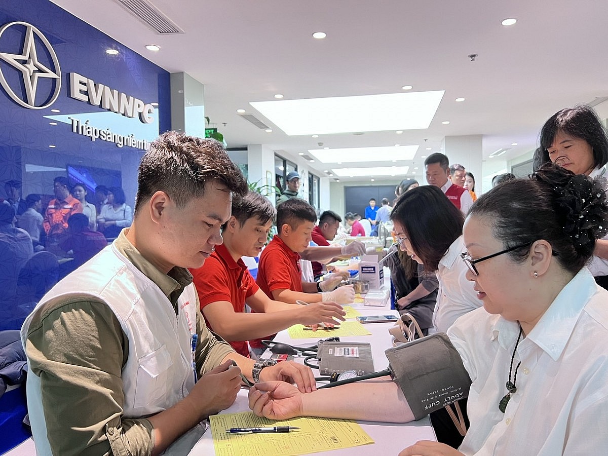 EVNNPC tổ chức ‘Tuần lễ hồng EVN lần thứ X