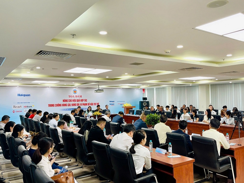 Khai mạc Tọa đàm “Nâng cao hiệu quả hợp tác trong chống hàng lậu, hàng giả, hàng vi phạm sở hữu trí tuệ” Khai mạc Tọa đàm “Nâng cao hiệu quả hợp tác trong chống hàng lậu, hàng giả, hàng vi phạm sở hữu trí tuệ”