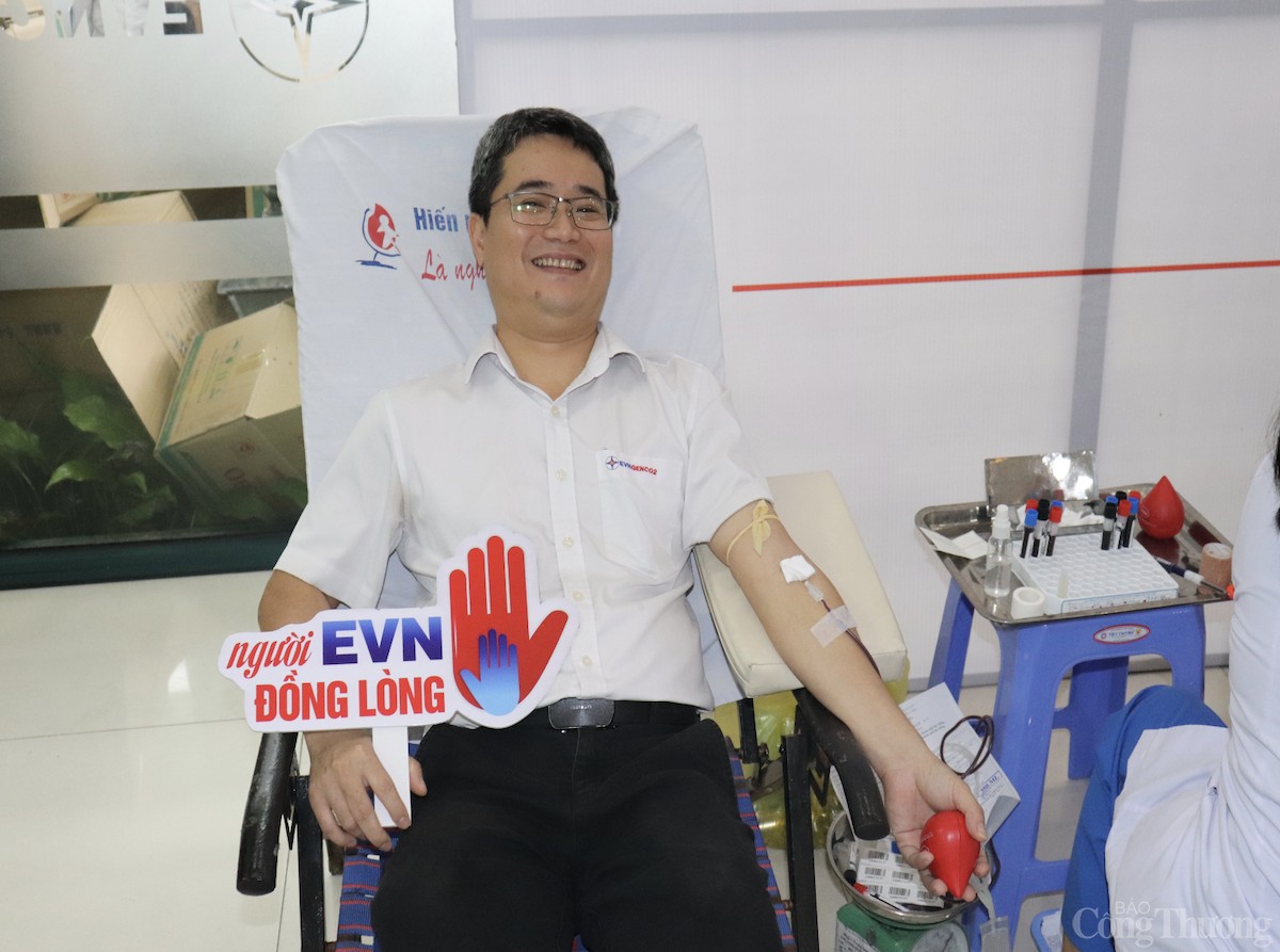 Cán bộ, công nhân viên người lao động ngành điện chung tay vì cộng đồng