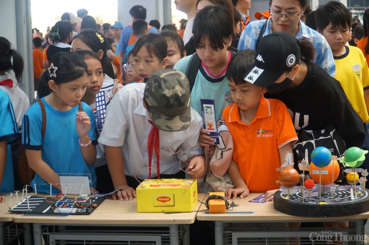 Đà Nẵng: Hơn 6.000 người tham gia OPEN STEM DAY ‘trải nghiệm thế giới thông minh’