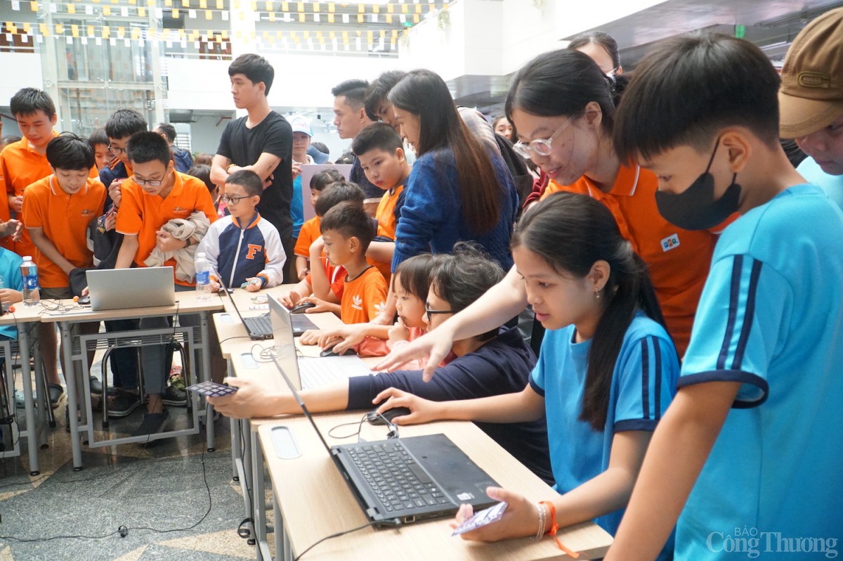Đà Nẵng: Hơn 6.000 người tham gia OPEN STEM DAY ‘trải nghiệm thế giới thông minh’