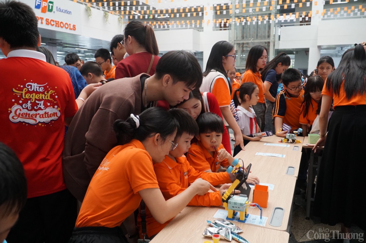 Đà Nẵng: Hơn 6.000 người tham gia OPEN STEM DAY ‘trải nghiệm thế giới thông minh’