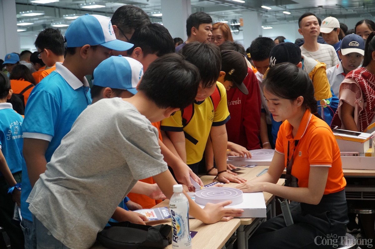 Đà Nẵng: Hơn 6.000 người tham gia OPEN STEM DAY ‘trải nghiệm thế giới thông minh’