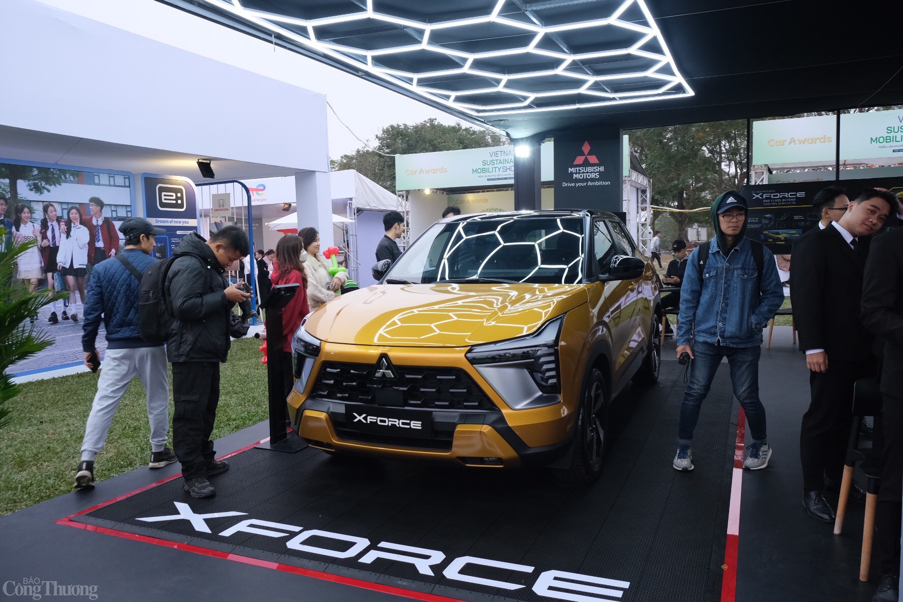 Triển lãm có sự góp mặt của 04 thương hiệu xe Nhật Bản gồm: Honda, Subaru, Isuzu và Mitsubishi. Ảnh: Trần Đình
