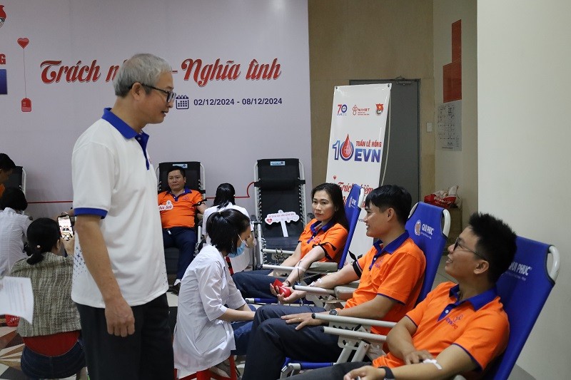 Gần 300 cán bộ, người lao động ngành điện tại Đắk Lắk hưởng ứng Tuần lễ hồng EVN lần thứ X Gần 300 cán bộ, người lao động ngành điện tại Đắk Lắk hưởng ứng Tuần lễ hồng EVN lần thứ X