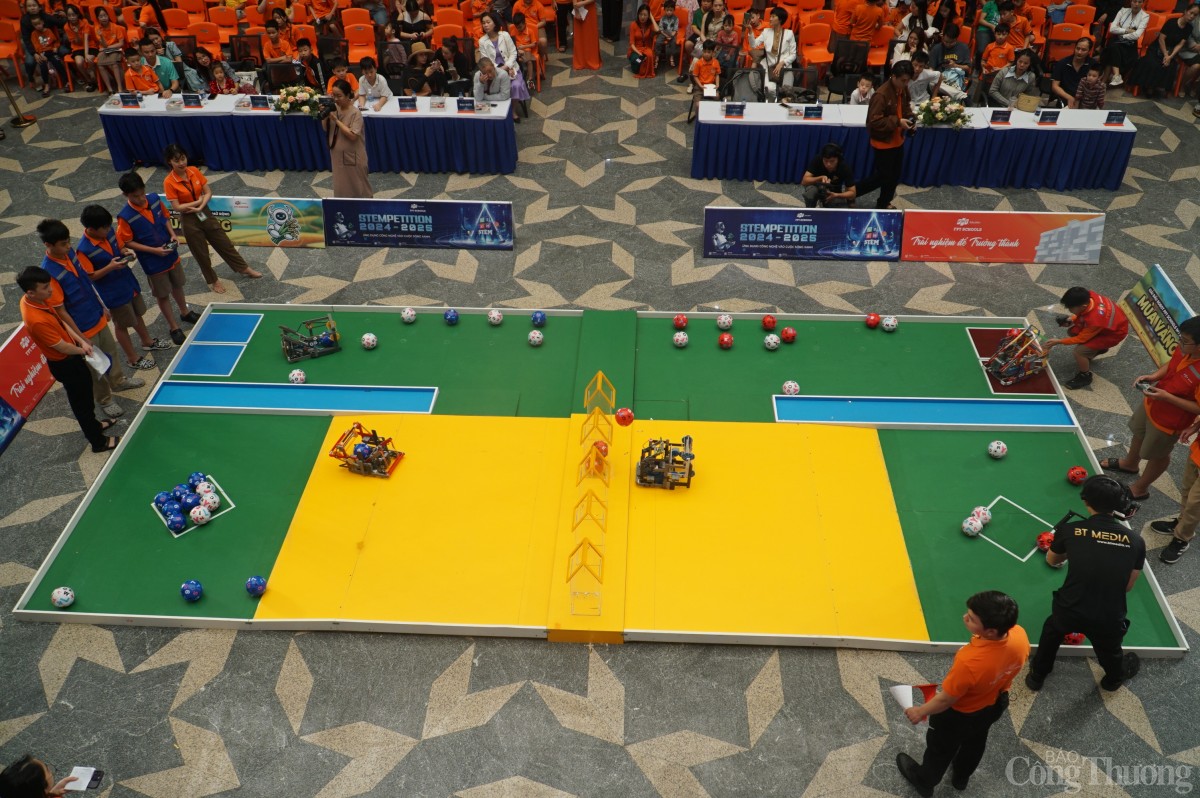 Tái hiện hoạt động thu hoạch, lưu trữ thóc lúa qua giải đấu robot 'Mùa vàng'