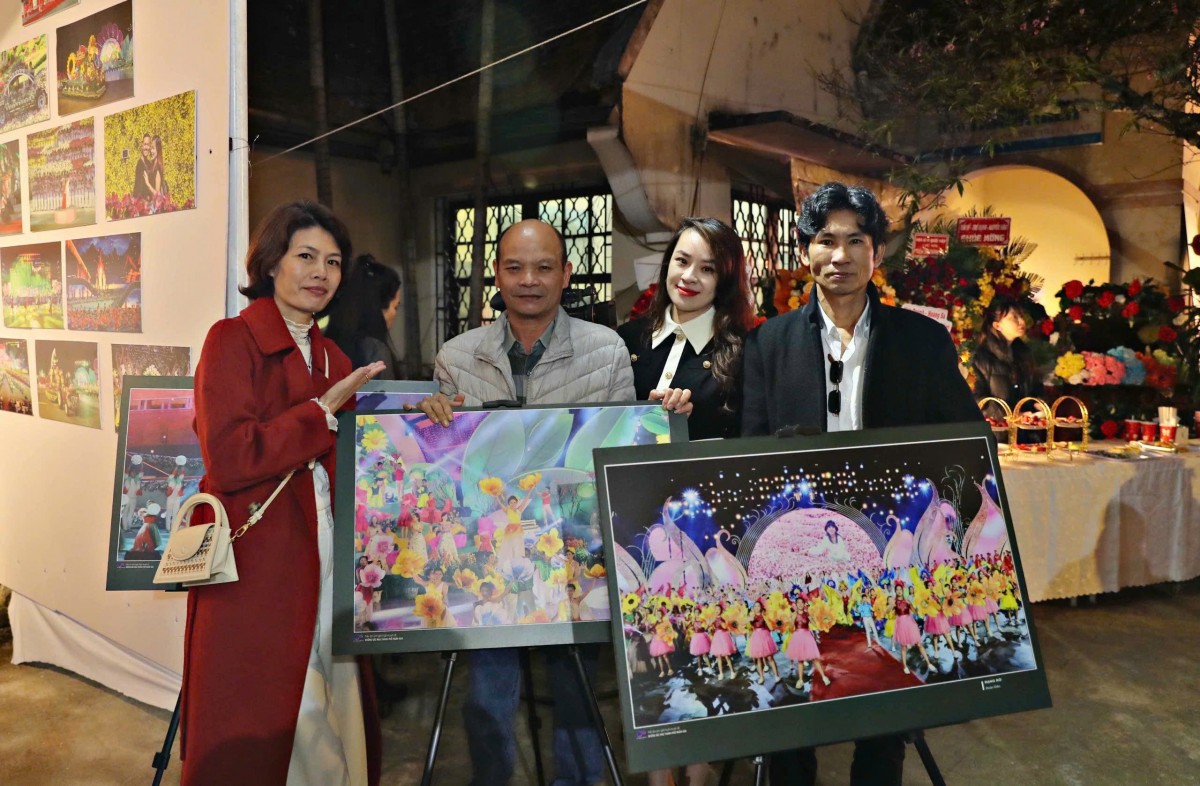 Khám phá Đà Lạt qua ống kính: Triển lãm Ảnh nghệ thuật 'Những sắc màu thành phố ngàn hoa' Khám phá Đà Lạt qua ống kính: Triển lãm Ảnh nghệ thuật 'Những sắc màu thành phố ngàn hoa'