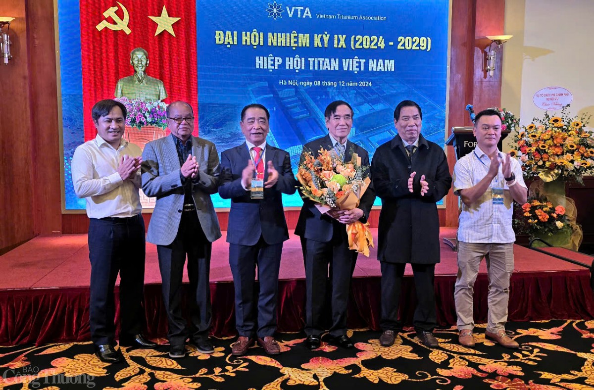 Đại hội Hiệp hội titan Việt Nam lần thứ IX tìm giải pháp thoát khó Đại hội Hiệp hội titan Việt Nam lần thứ IX tìm giải pháp thoát khó