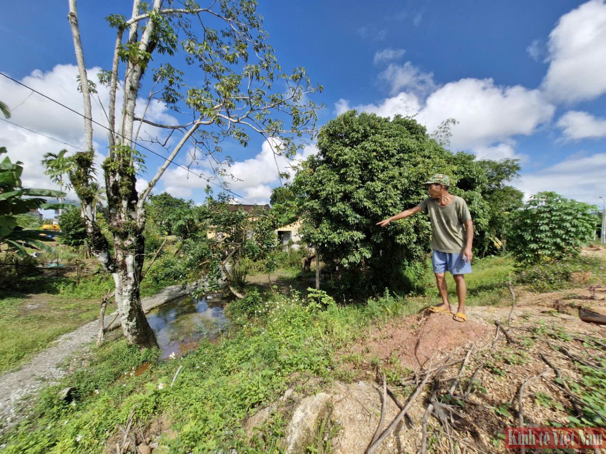 Mỗi lần mưa lớn, nước đổ về khiến cho vùng này bị ngập nước 