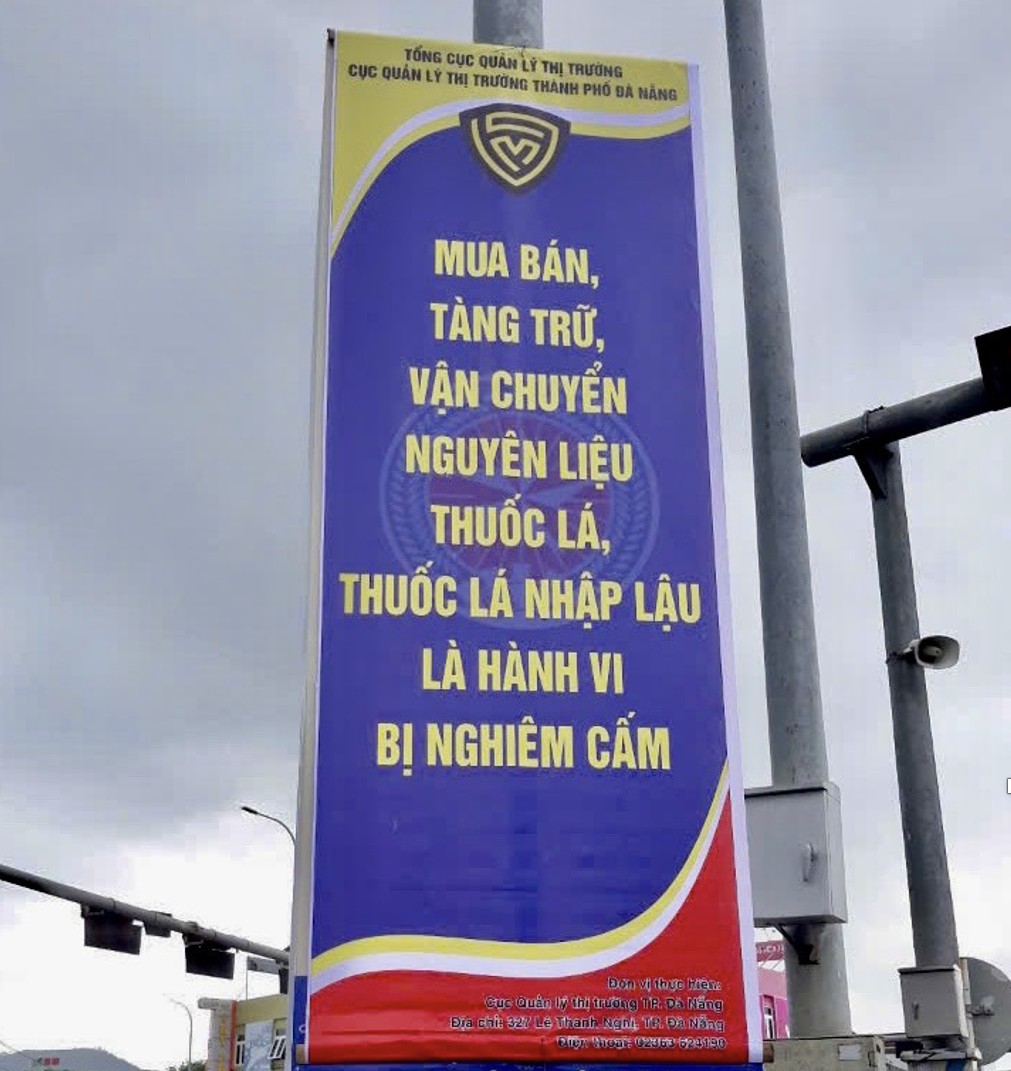Treo phướn tuyên truyền pháp luật về phòng chống tác hại của thuốc lá dọc các tuyến đường, trục đường chính của TP. Đà Nẵng (Ảnh: Cục QLTT Đà Nẵng) Treo phướn tuyên truyền pháp luật về phòng chống tác hại của thuốc lá dọc các tuyến đường, trục đường chính của TP. Đà Nẵng (Ảnh: Cục QLTT Đà Nẵng)