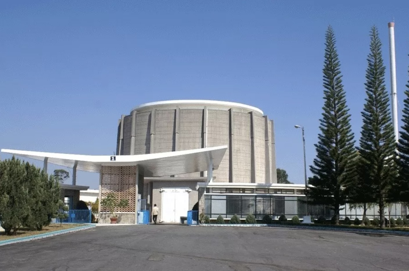 Lò phản ứng hạt nhân Đà Lạt - Ảnh: Nangluongvietnam.vn Lò phản ứng hạt nhân Đà Lạt - Ảnh: Nangluongvietnam.vn